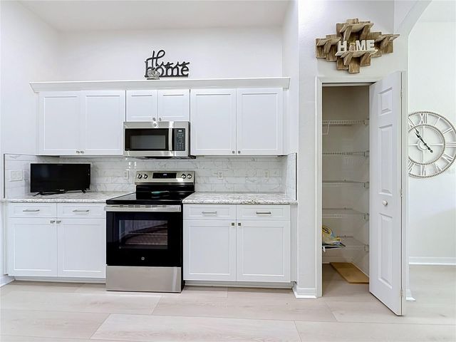 25206 ORMOND COURT, Leesburg, FL 34748