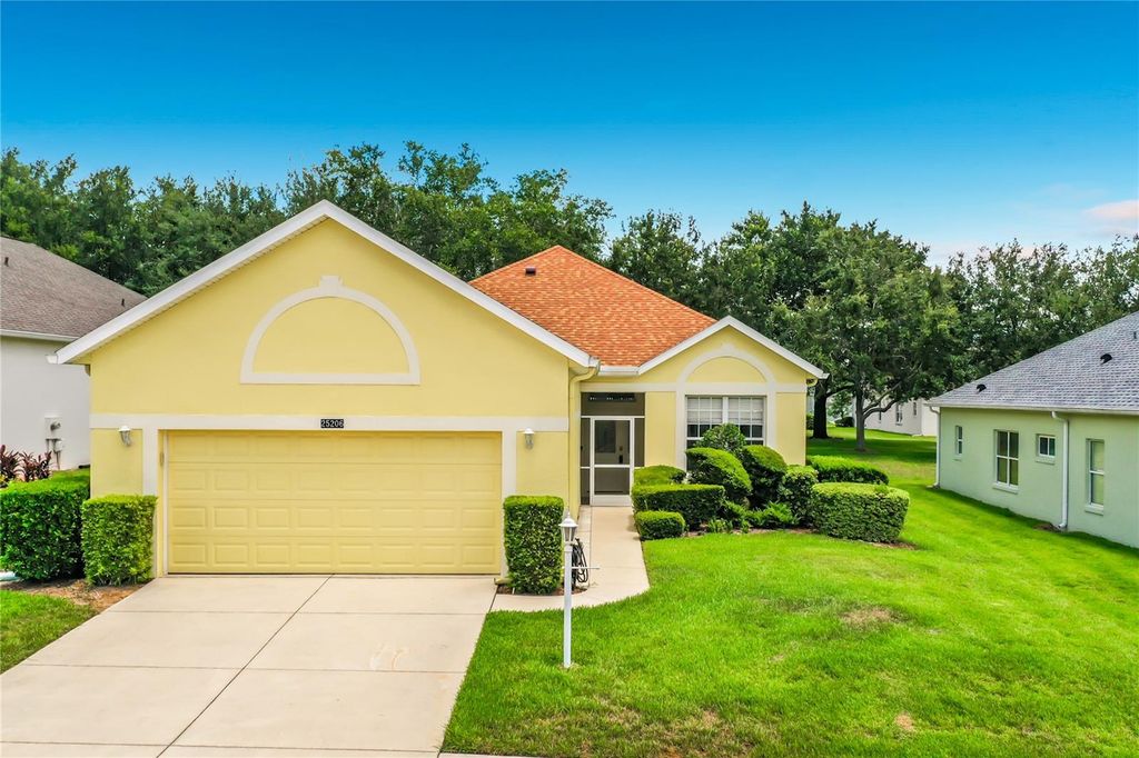 25206 ORMOND COURT, Leesburg, FL 34748