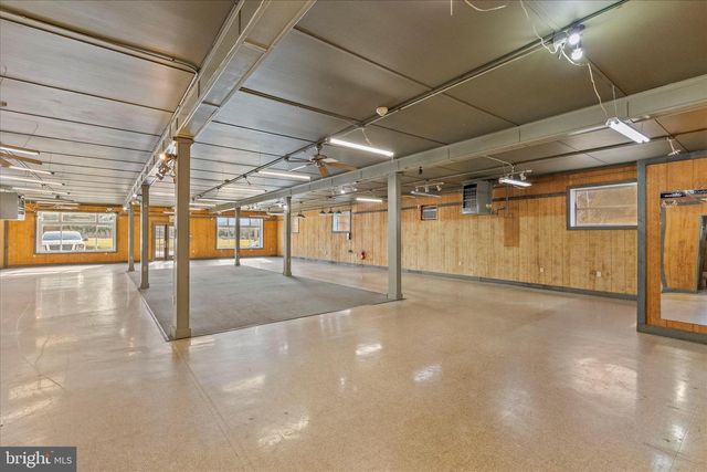 426 LINCOLNWAY W, New Oxford, PA 17350