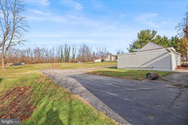 426 LINCOLNWAY W, New Oxford, PA 17350