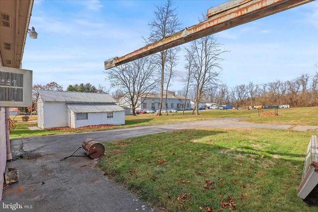 426 LINCOLNWAY W, New Oxford, PA 17350