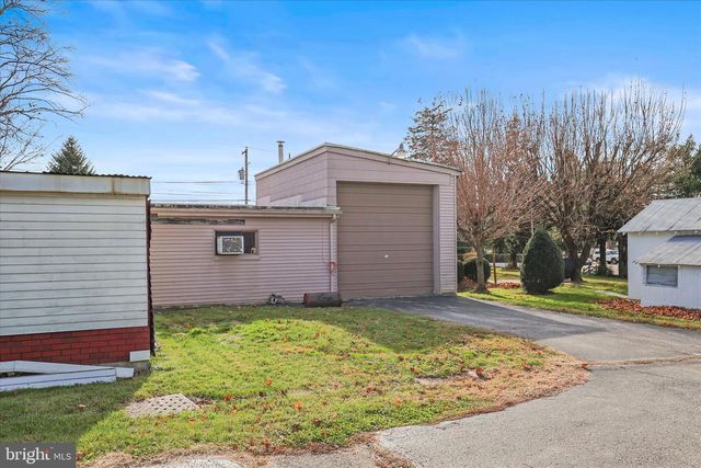 426 LINCOLNWAY W, New Oxford, PA 17350