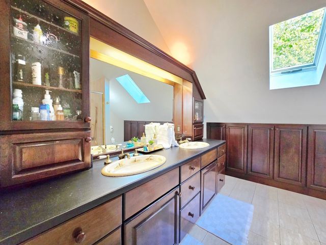 259 Salisbury St, Holden, MA 01520