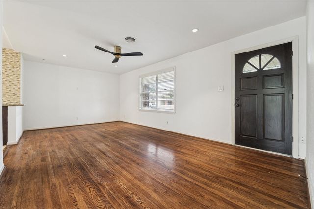 4913 Nina Lee Lane, Houston, TX 77092