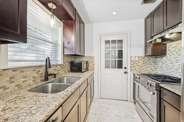 4913 Nina Lee Lane, Houston, TX 77092