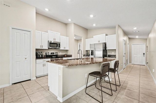 31536 BARREL WAVE WAY, Wesley Chapel, FL 33545