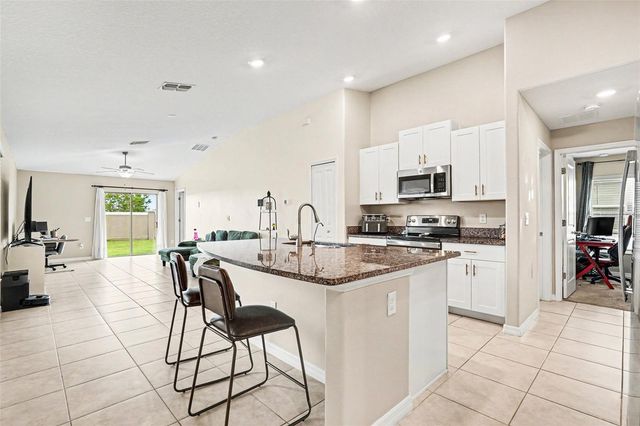 31536 BARREL WAVE WAY, Wesley Chapel, FL 33545