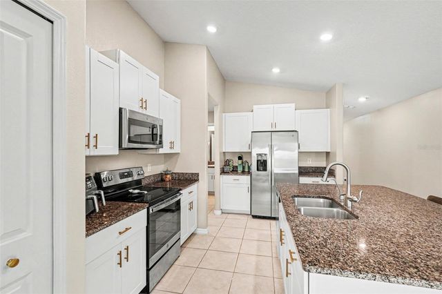 31536 BARREL WAVE WAY, Wesley Chapel, FL 33545
