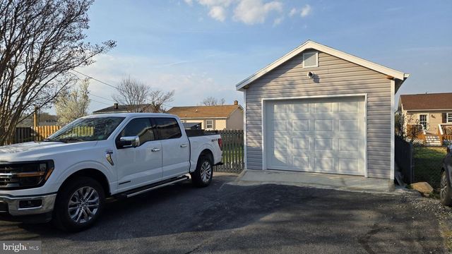 823 WOODLAND AVE, Winchester, VA 22601