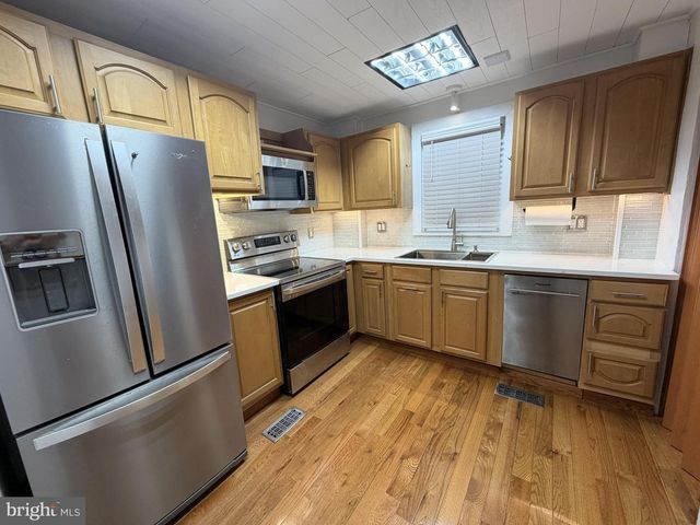823 WOODLAND AVE, Winchester, VA 22601