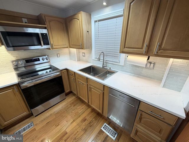823 WOODLAND AVE, Winchester, VA 22601