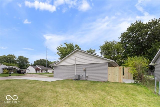 1918 W Balsam Court, Anderson, IN 46011