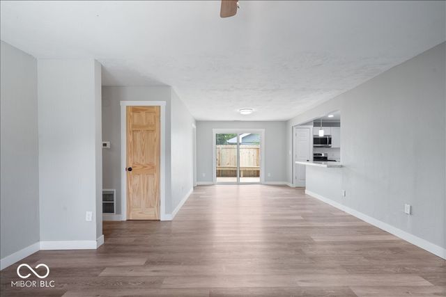 1918 W Balsam Court, Anderson, IN 46011