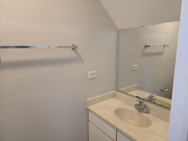 1350 S Lorraine Road E, Wheaton, IL 60189