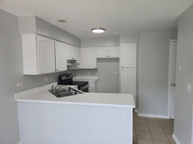 1350 S Lorraine Road E, Wheaton, IL 60189