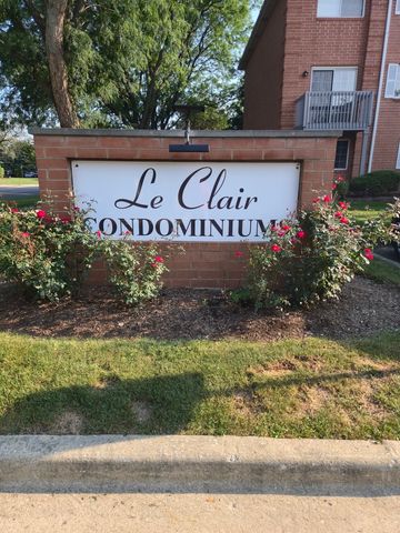 1350 S Lorraine Road E, Wheaton, IL 60189