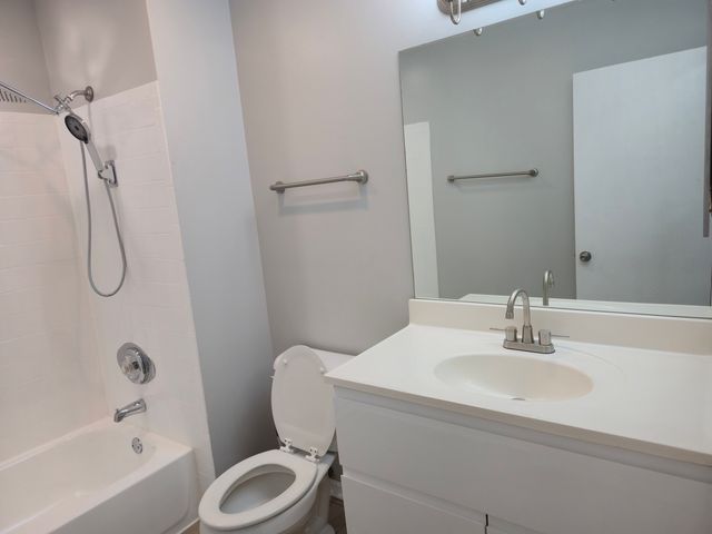 1350 S Lorraine Road E, Wheaton, IL 60189