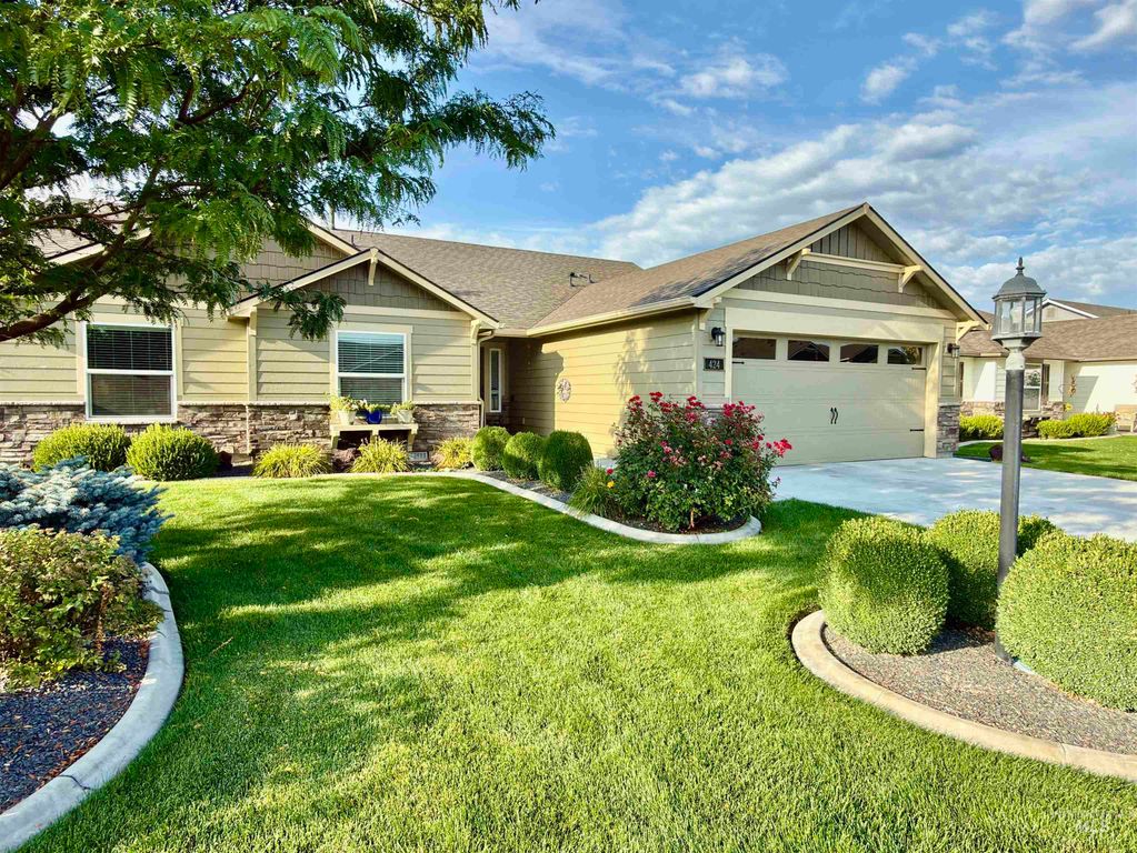 424 W Briar Hill St, Nampa, ID 83686