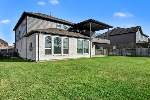 9215 Joe Louis Drive, Mont Belvieu, TX 77523