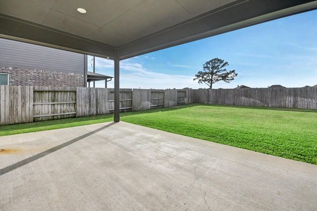 9215 Joe Louis Drive, Mont Belvieu, TX 77523