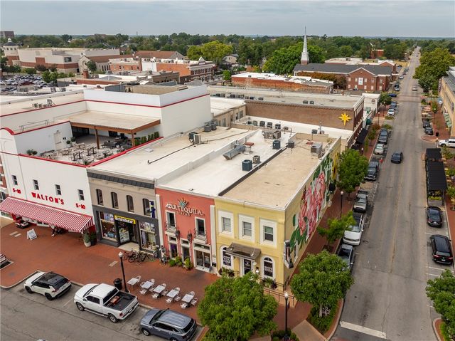 113 N Main Street, Bentonville, AR 72712