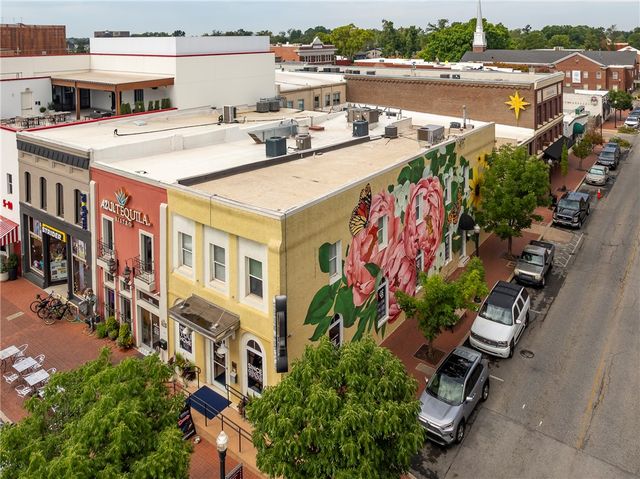 113 N Main Street, Bentonville, AR 72712