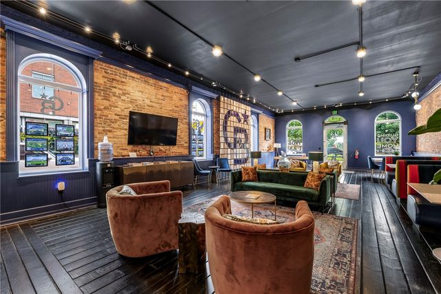 113 N Main Street, Bentonville, AR 72712