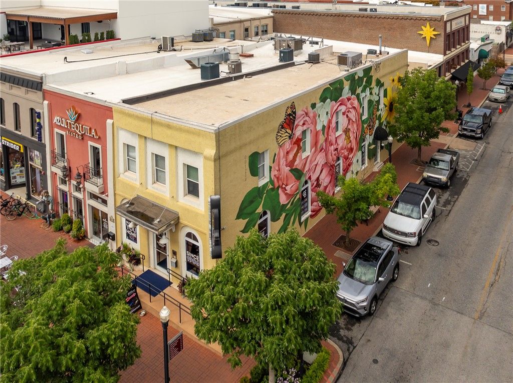 113 N Main Street, Bentonville, AR 72712