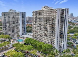 3731 N Country Club Drive 129, Aventura, FL 33180