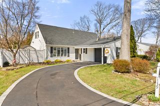 1139 Dorothy Street, Holbrook, NY 11741