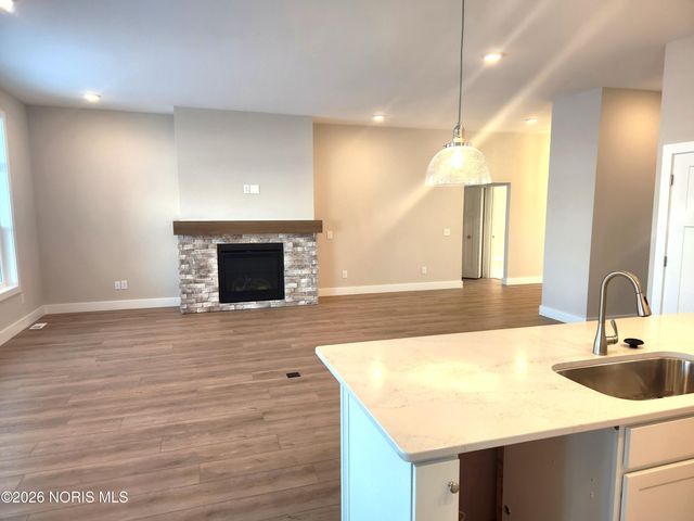 25240 John F. Mccarthy Way, 157, Perrysburg, OH 43551