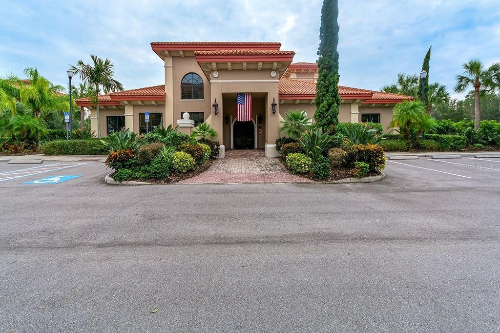7702 LAKE VISTA COURT 204, Lakewood Ranch, FL 34202