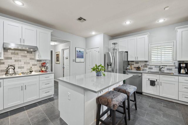 6804 Robert Dixon DR, Austin, TX 78749