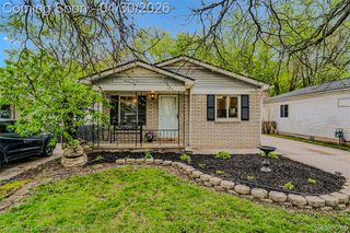 18490 Sumner, Redford, MI 48240