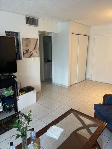 210 172nd St 323, Sunny Isles Beach, FL 33160