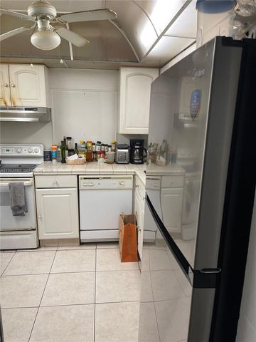 210 172nd St 323, Sunny Isles Beach, FL 33160