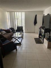 210 172nd St 323, Sunny Isles Beach, FL 33160