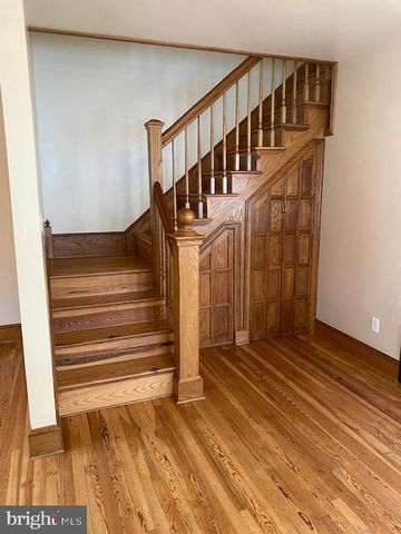 30 THOMAS AVE, Bryn Mawr, PA 19010