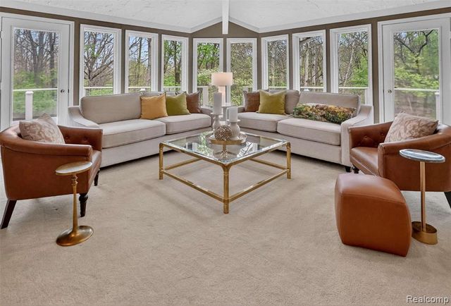 5300 Old Mill Road, Rochester, MI 48306