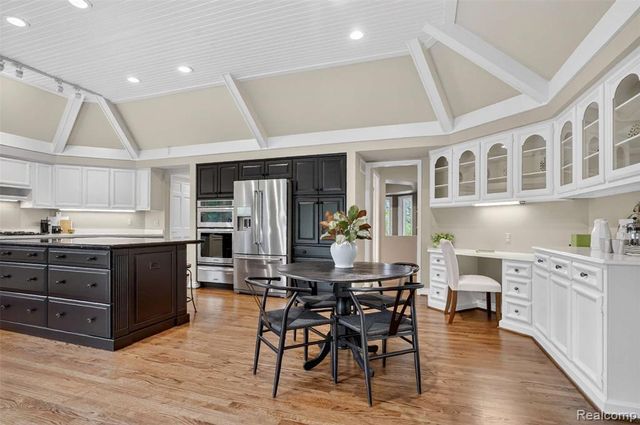 5300 Old Mill Road, Rochester, MI 48306