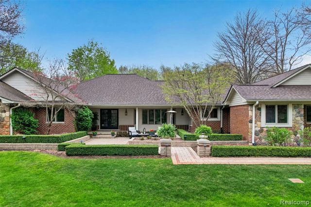 5300 Old Mill Road, Rochester, MI 48306