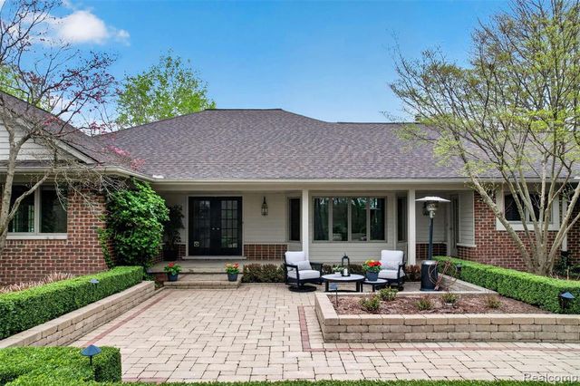 5300 Old Mill Road, Rochester, MI 48306