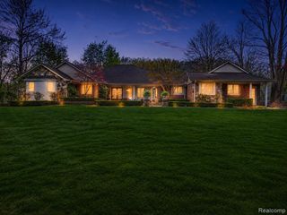 5300 Old Mill Road, Rochester, MI 48306
