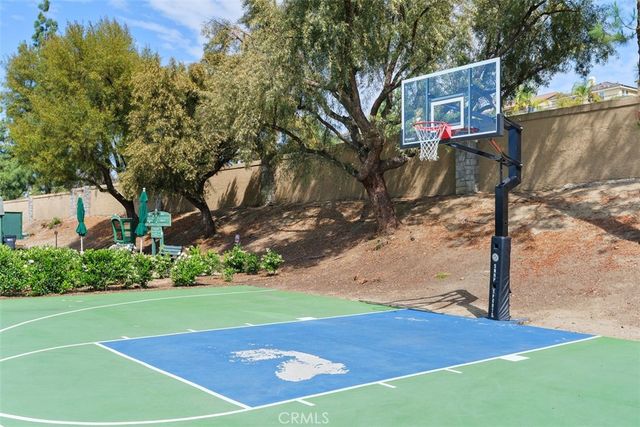 37849 Bear View Circle, Murrieta, CA 92562