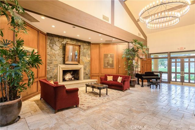 37849 Bear View Circle, Murrieta, CA 92562