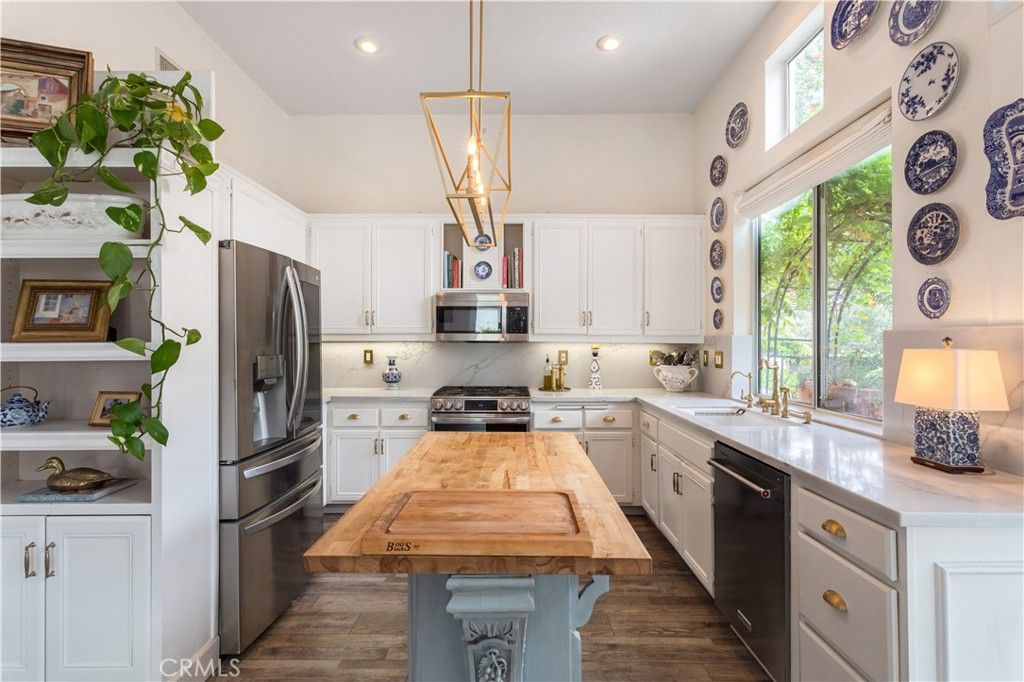 37849 Bear View Circle, Murrieta, CA 92562 — photo 2