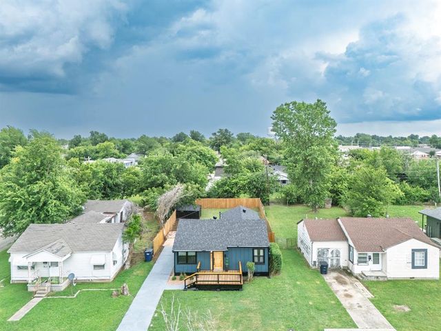 2011 N Dorothy Avenue, Shawnee, OK 74804