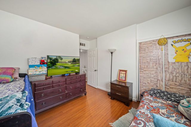 9051 Cedros Avenue 5, Panorama City, CA 91402