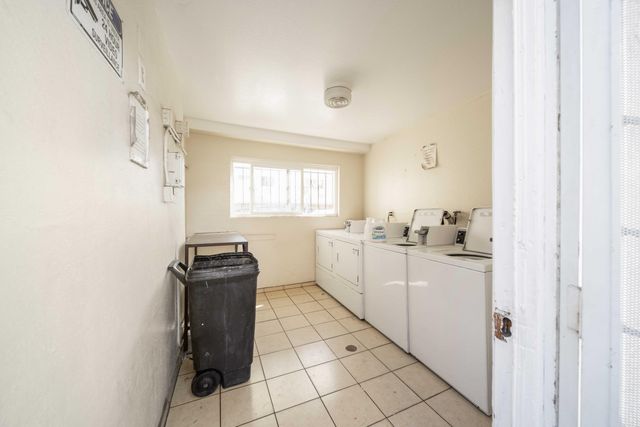 9051 Cedros Avenue 5, Panorama City, CA 91402