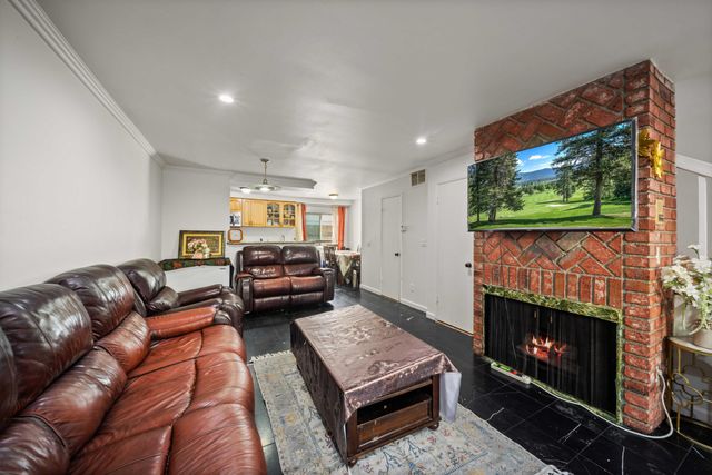 9051 Cedros Avenue 5, Panorama City, CA 91402